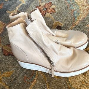 Elegant Tan Ankle Booties with Zipper